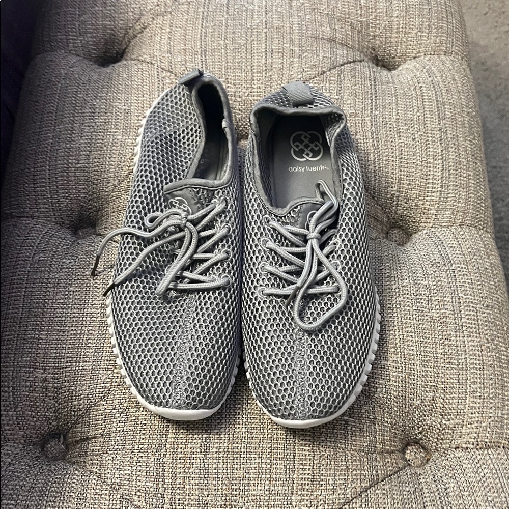 Daisy Fuentes Gray Mesh Women's Sneakers